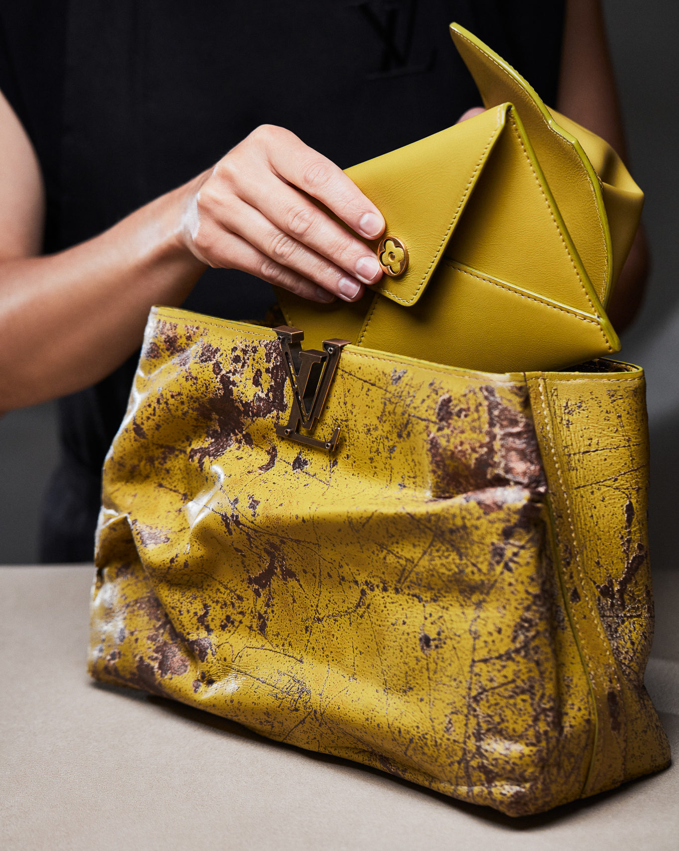 Louis Vuitton “Twist” gold bag – ART IS ALIVE