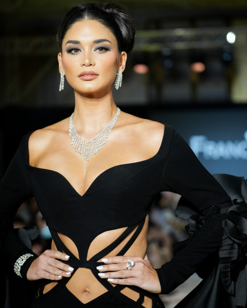 Heart Evangelista Wore Expensive Designer Jewelry With Her Magenta Dress In  Thailand