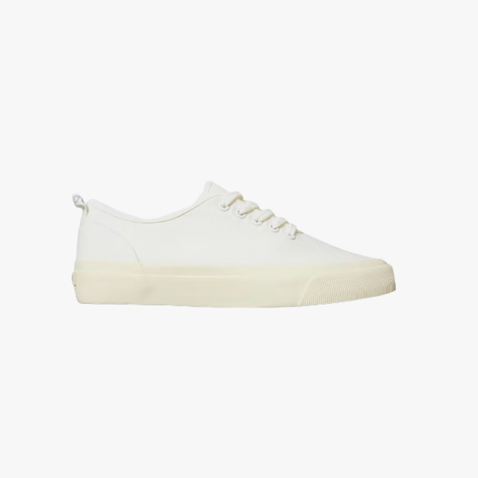 Shop 17 Pared-Back Sneakers That Will Never Go Out of Style | Gallery