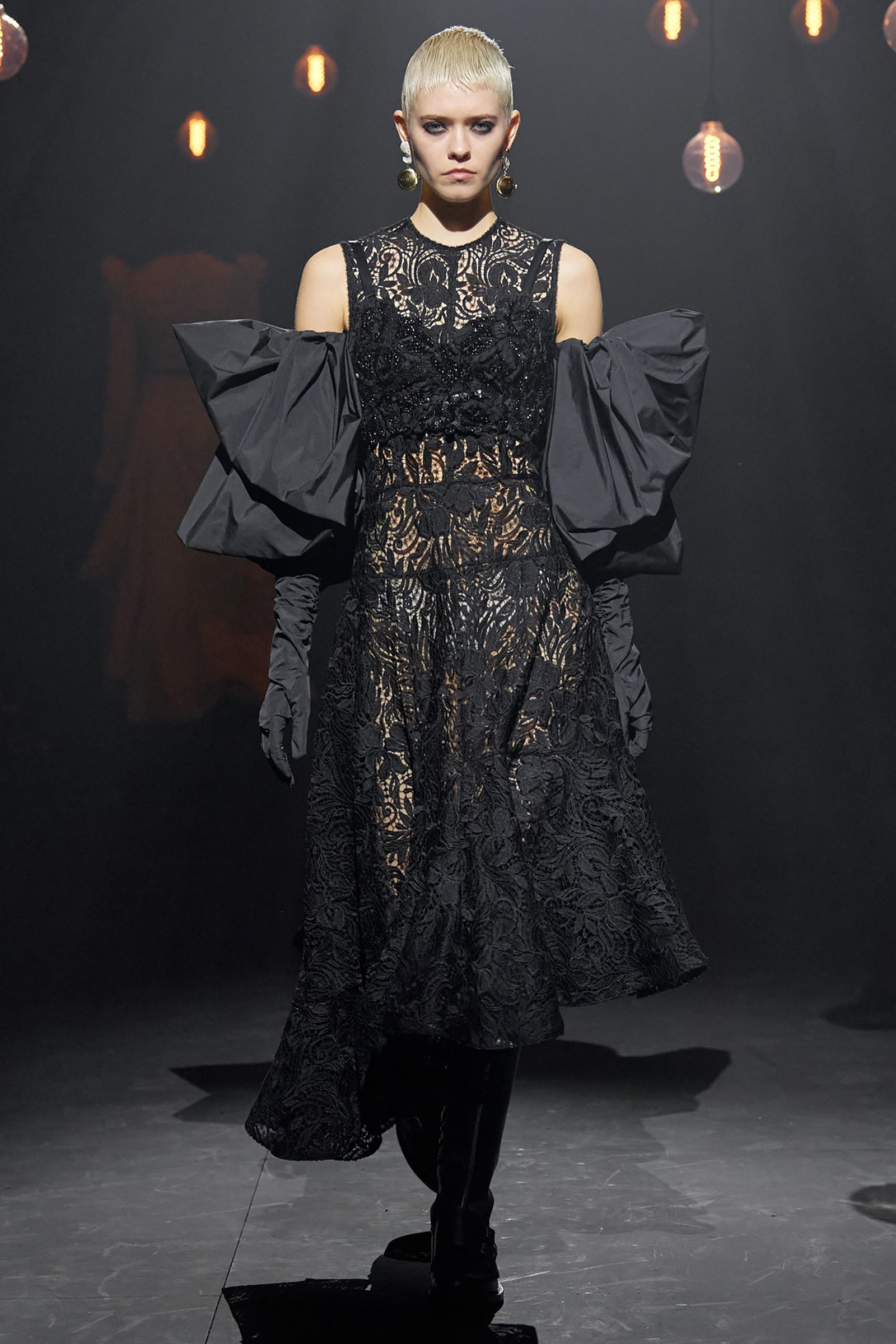5 Things To Know About Erdem’s Victorian-Inspired FW23 show | Gallery