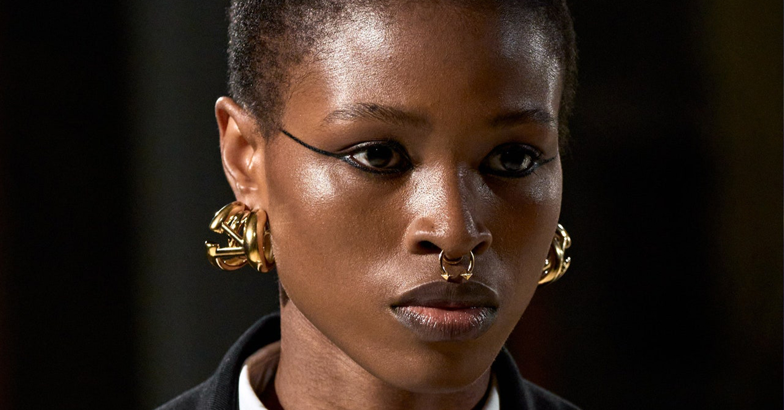 At Valentino, Extreme Black Eyeliner Is the Ultimate Power Move