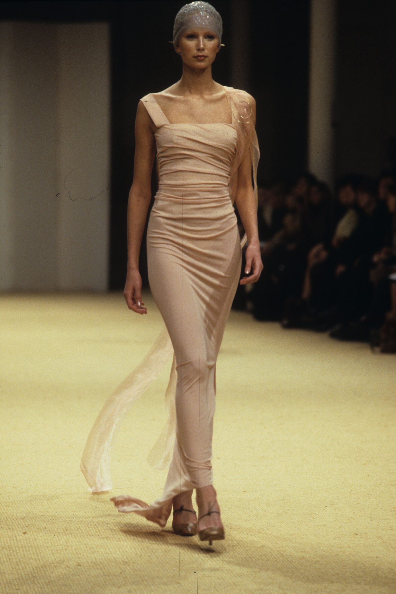 On the runway during the Donna Karan spring 1991 ready to wear News  Photo - Getty Images