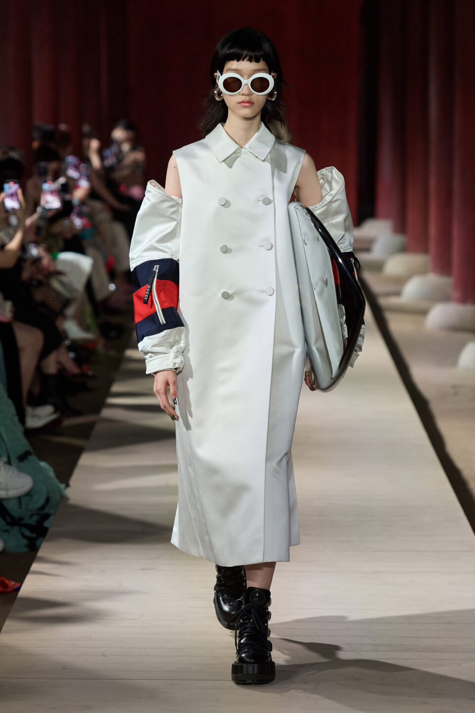 Gucci Resort 2024 Runway   Gucci Runway Resort2024 04 960x1440 