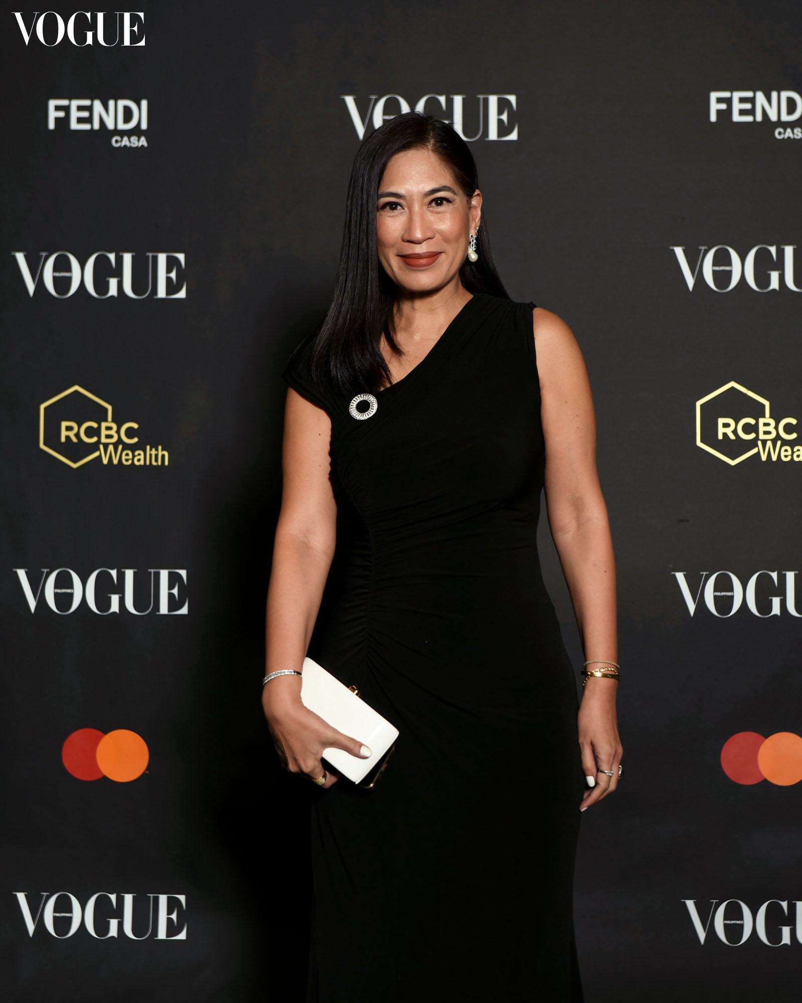 techie hagedorn posing at the photo wall at the Vogue Philippines Gala 2023