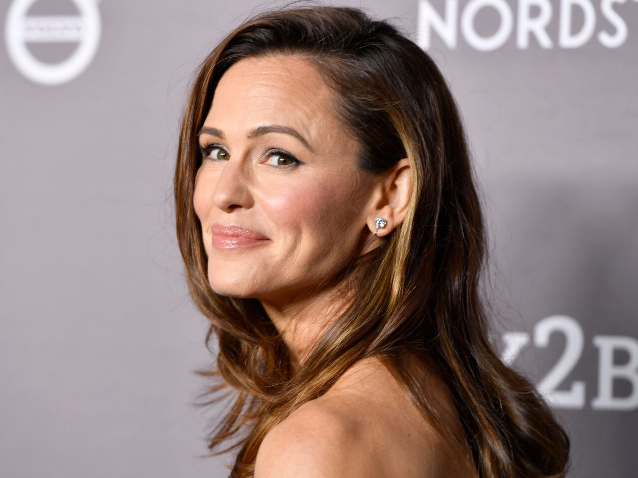 Jennifer Garner's Go-To Smoothie is Loaded with This Healthy Fat
