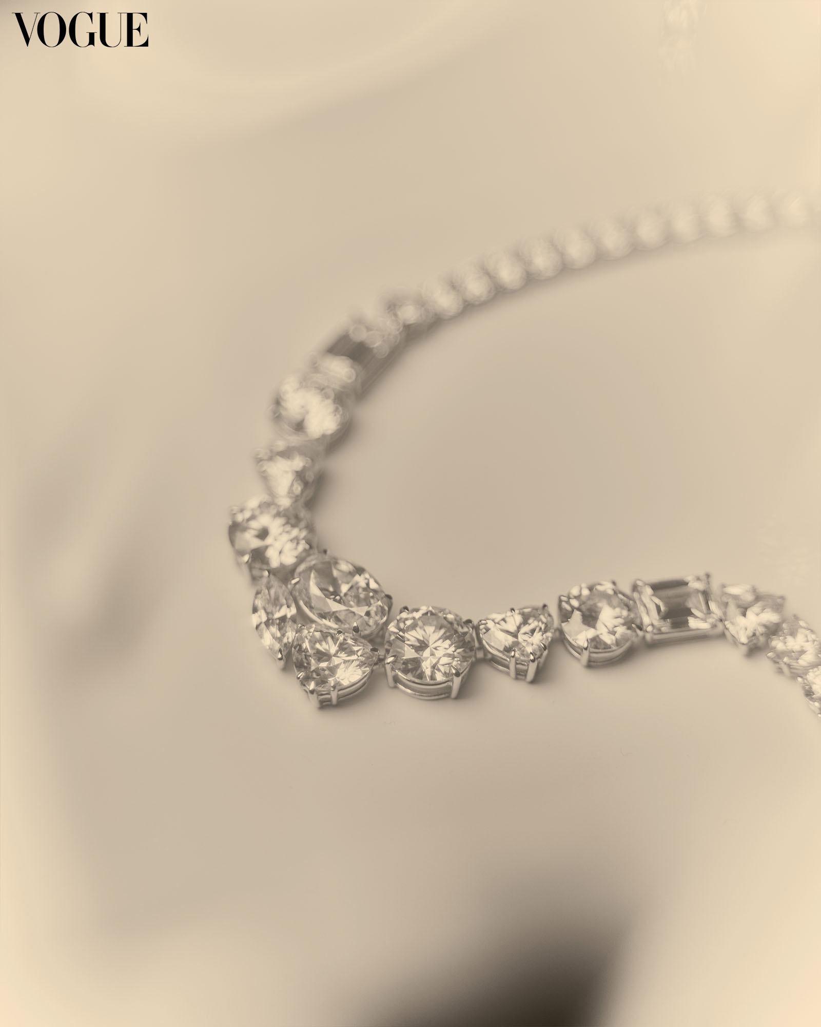 Heart Evangelista’s custom diamond necklace.
