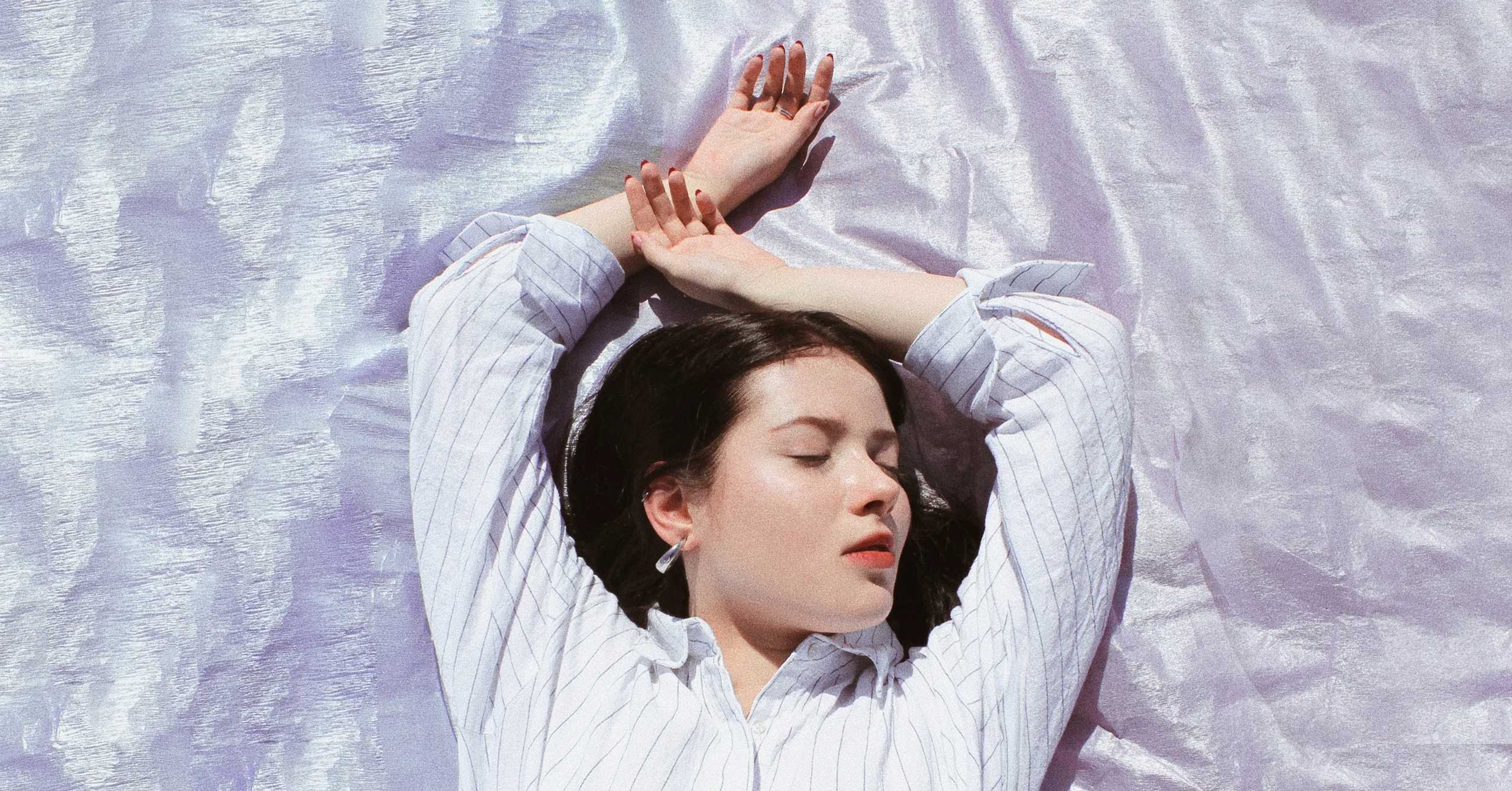 Can A Silk Pillowcase Help Reduce Hair Loss? An Expert Weighs In