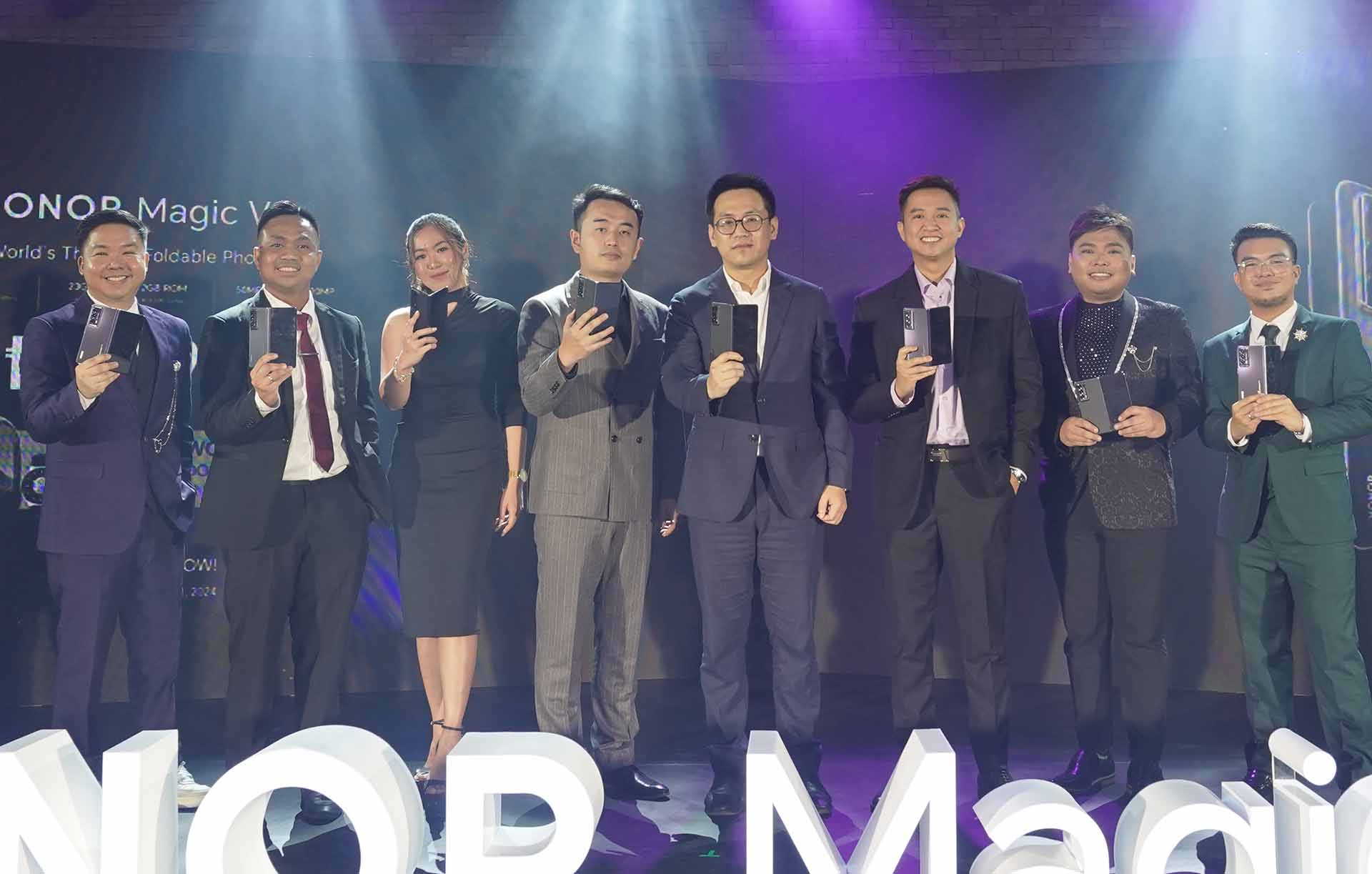 HONOR Philippines Executives on stage at the launch of HONOR Magic V2